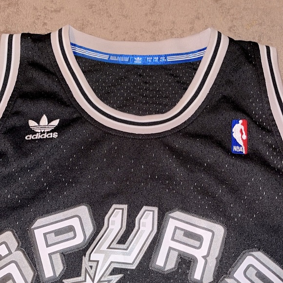 San Antonio Spurs jersey - Picture 2 of 4